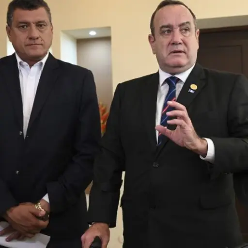 guillermo-castillo-alejandro-giammattei-990x556 ,