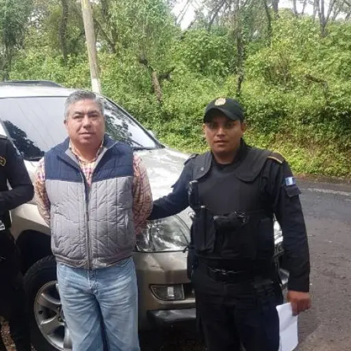 El exfuncionario formó parte de la UNE ,