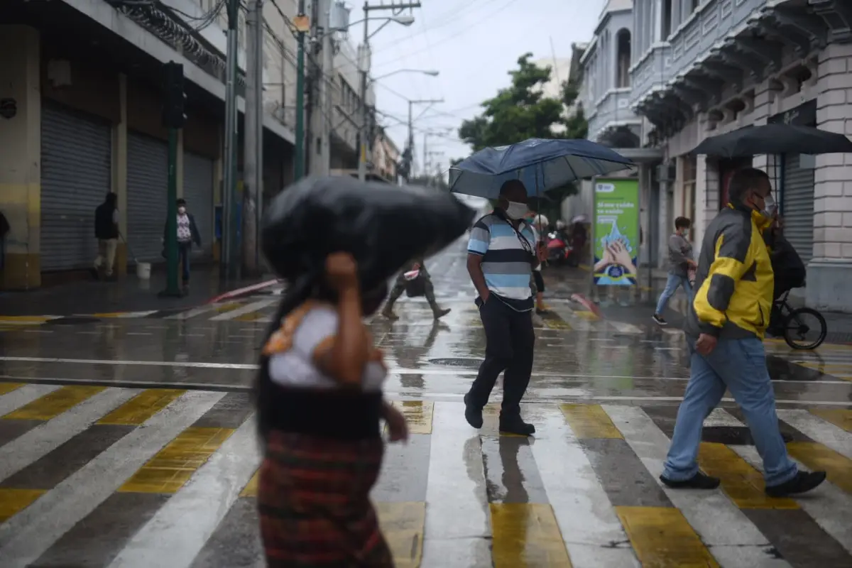 Lluvia en Guatemala. Foto: Edwin Bercián