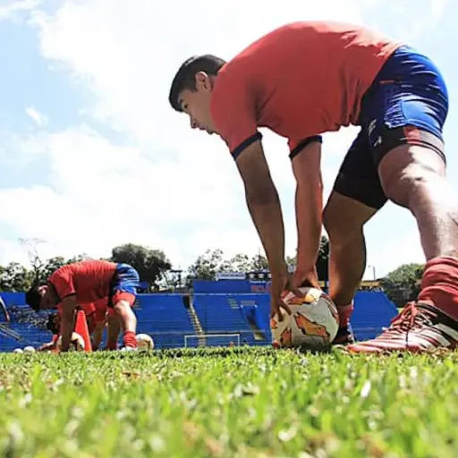 municipal-reporta-caso-positivo-coronavirus-de-erick-castr-nuevo-fichaje-emisoras-unidas ,