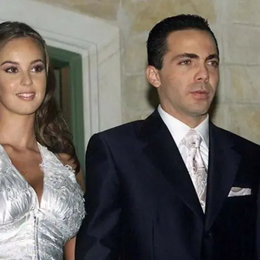 Exposa de Cristian Castro Gabriela Bo