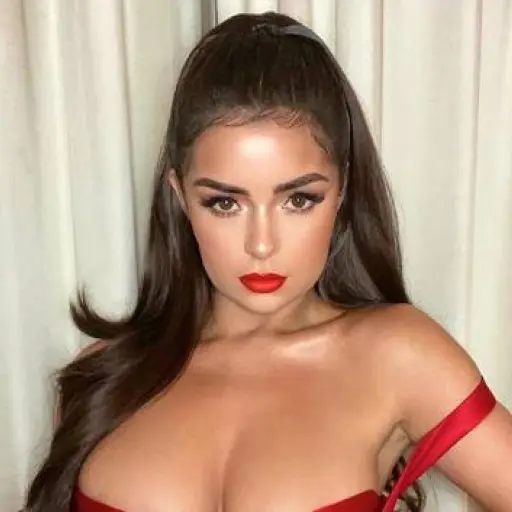 Demi Rose ,