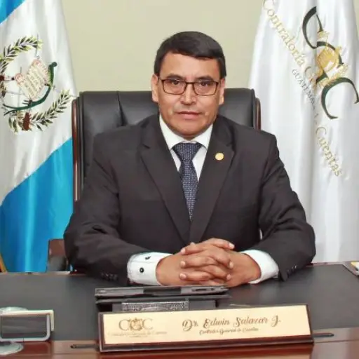 El contralor Edwin Salazar logró el puesto con el apoyo de la alianza que defendía al expresidente Jimmy Morales. Cortesía ,