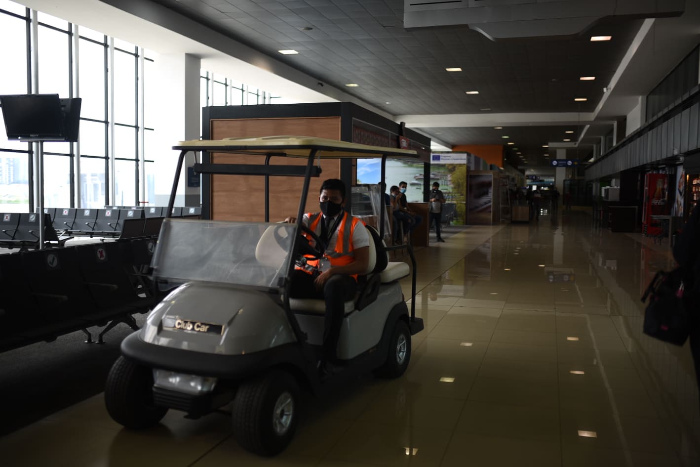 aeropuerto-internacional-la-aurora-protocolo-covid-19-emisoras-unidas31 | 