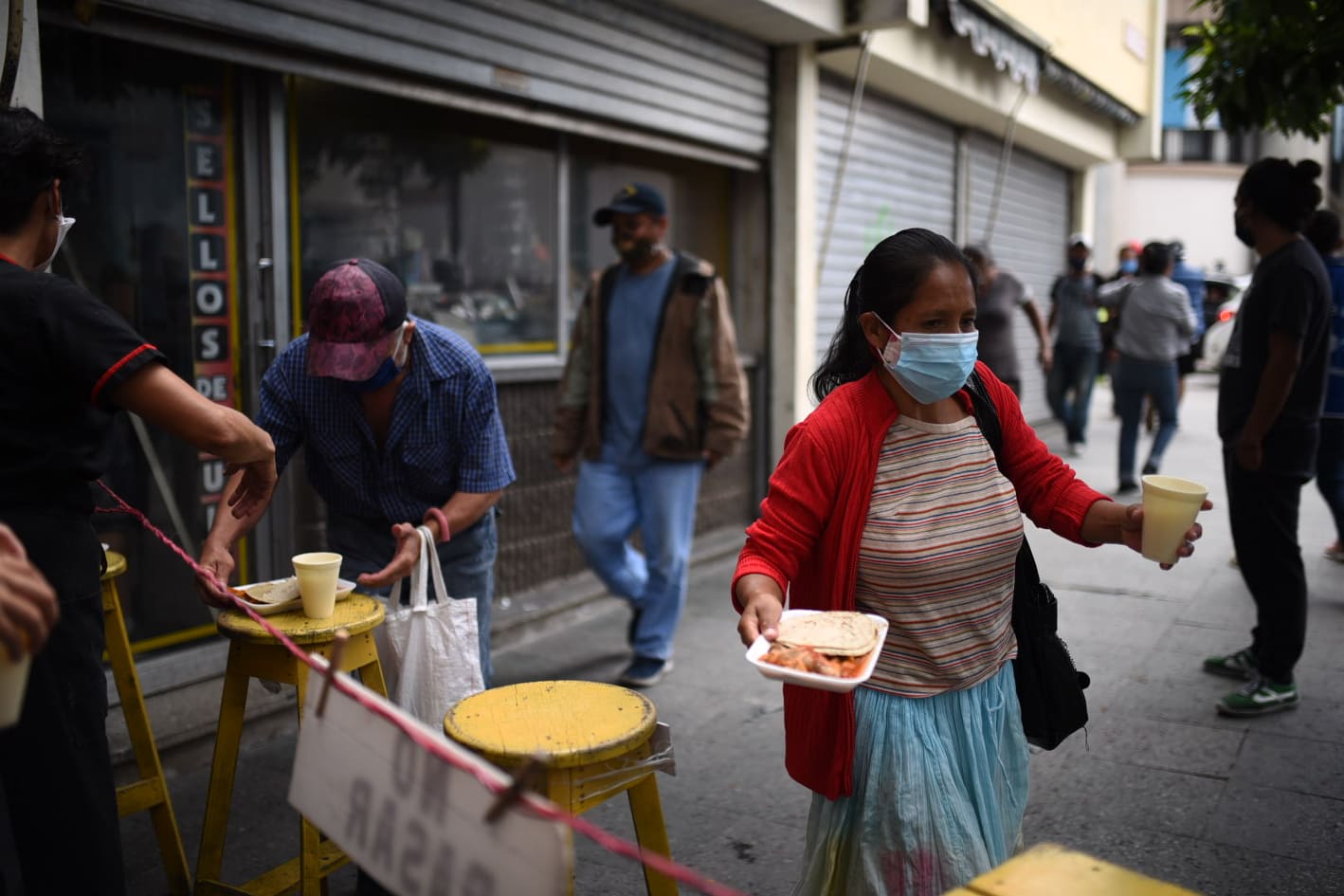 olla-comunitaria-hambre-comida-pandemia-covid-19-emisoras-unidas1 | 