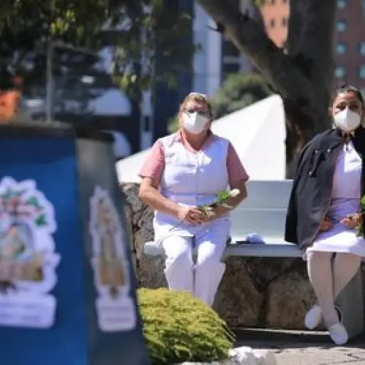 Enfermeras del IGSS participan en el homenaje. IGSS ,