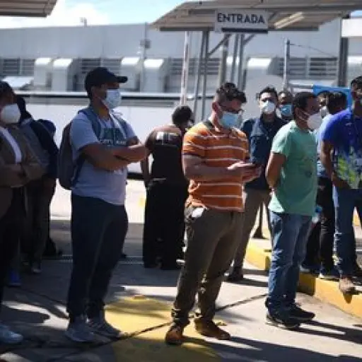 Personal de varias áreas del hospital del Parque de la Industria manifestaron este viernes. Edwin Bercián ,