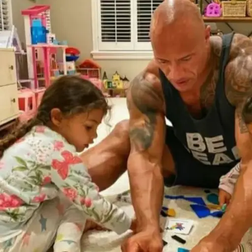 The Rock la Roca familia COVID-19 ,