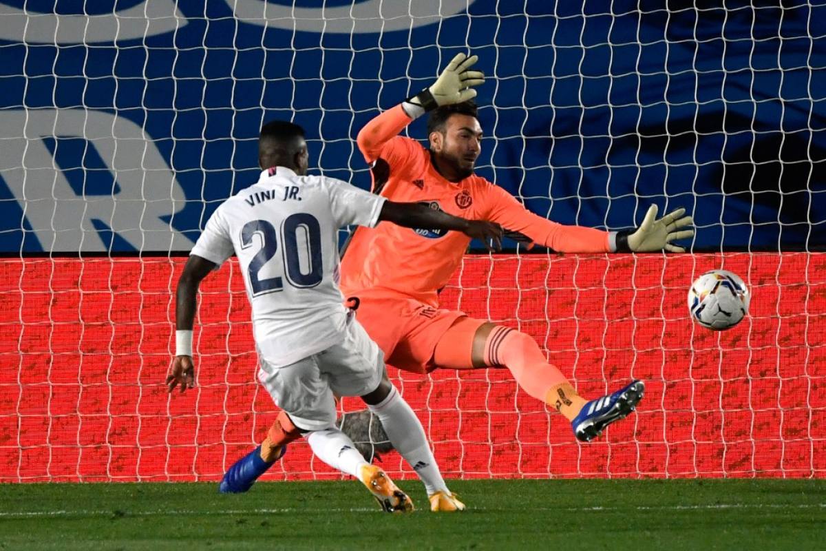 Vinícius Jr. le da la victoria al Madrid frente al Valladolid