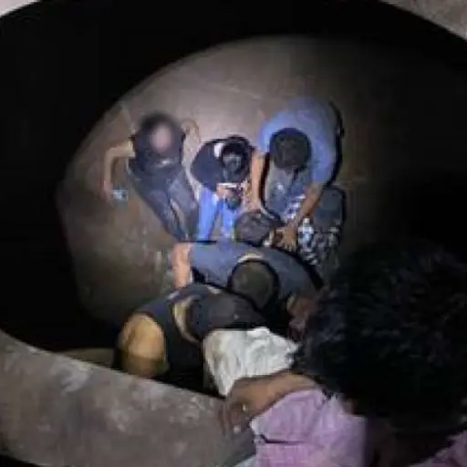 migrantes-rescatados-tren-granos-texas ,