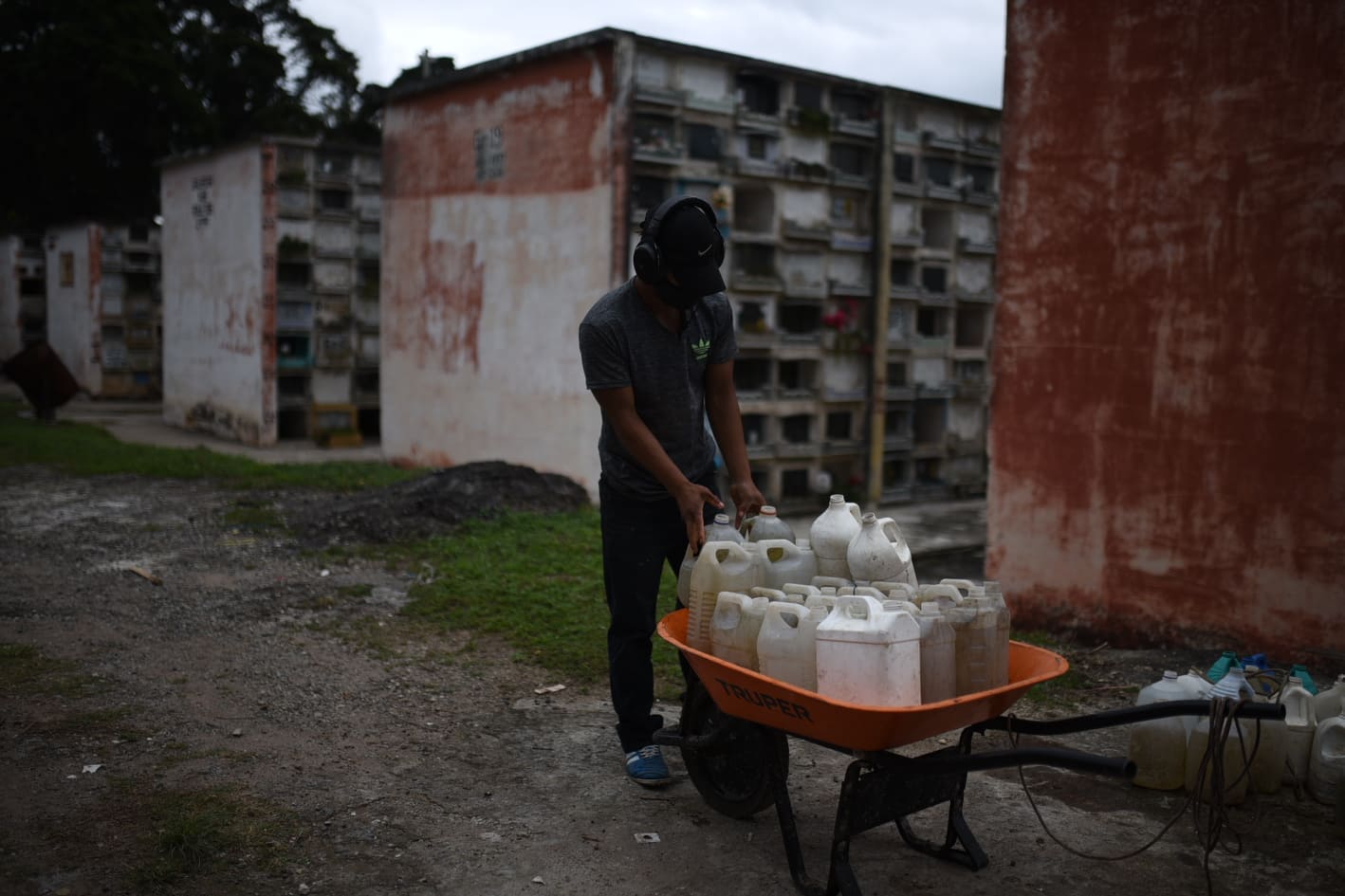 visitas-cementerios-dia-de-los-santos-emisoras-unidas17 | 