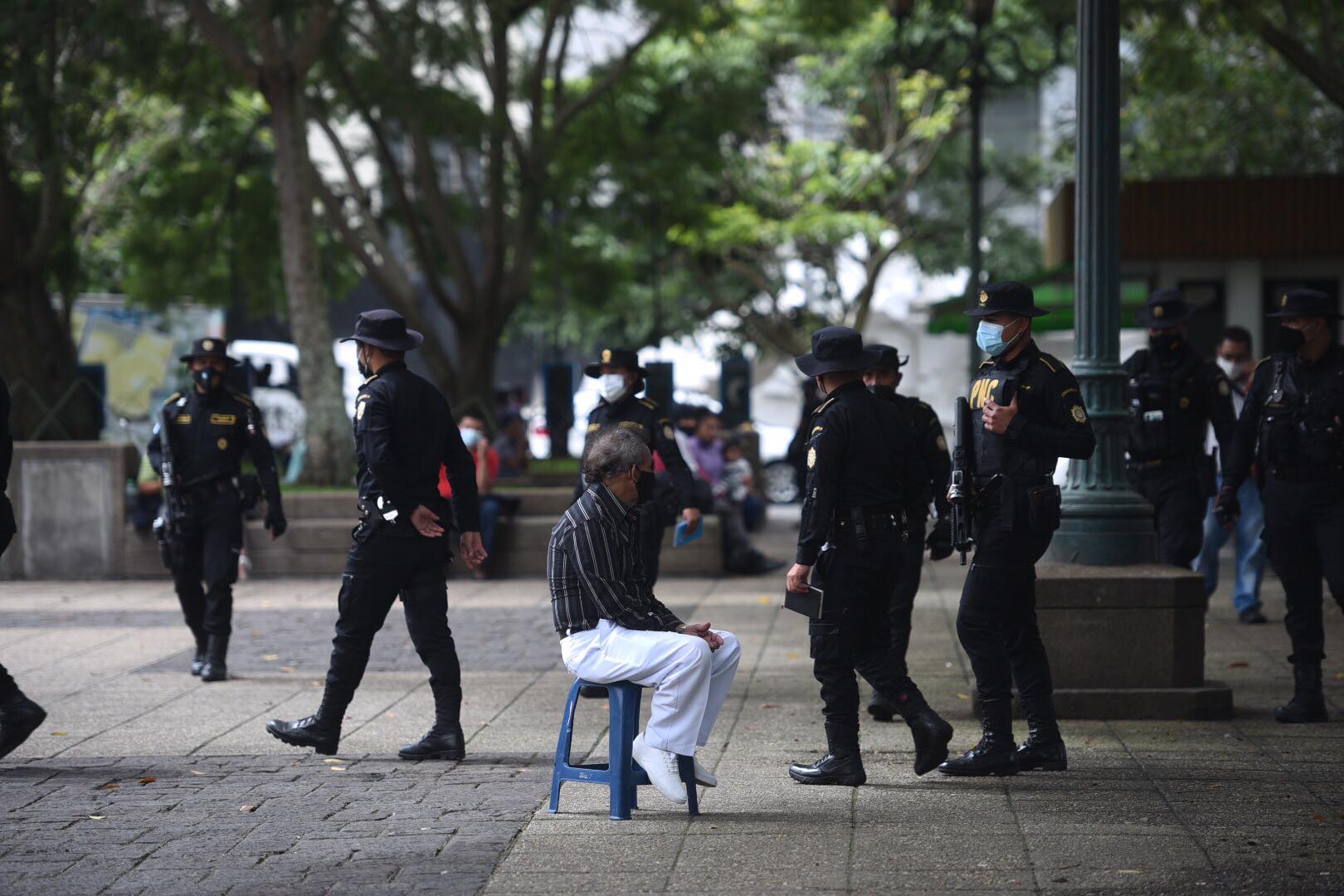 operativo-pnc-parque-central-extranjeros-emisoras-unidas3 | 