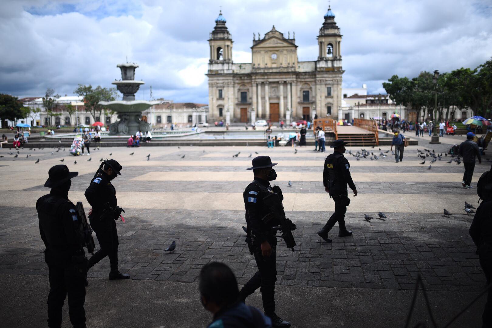 operativo-pnc-parque-central-extranjeros-emisoras-unidas2 | 