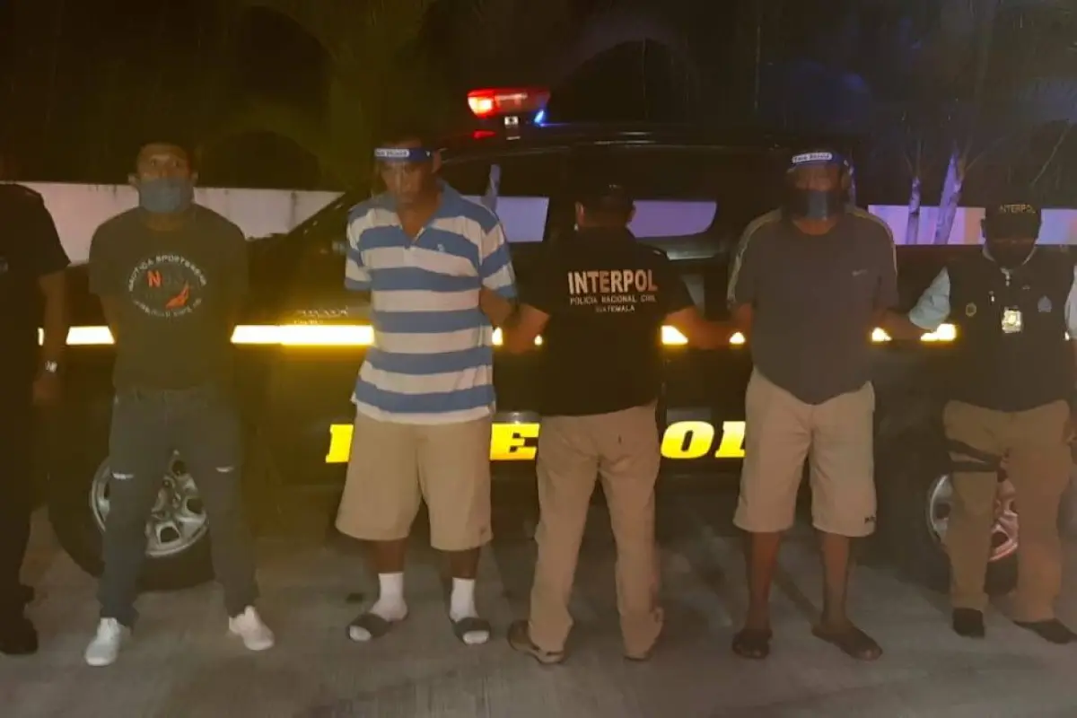 Salvadoreños buscados por la justicia de su país.