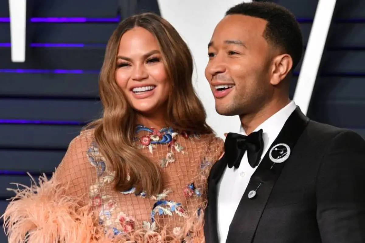 Chrissy Teigen y John Legend