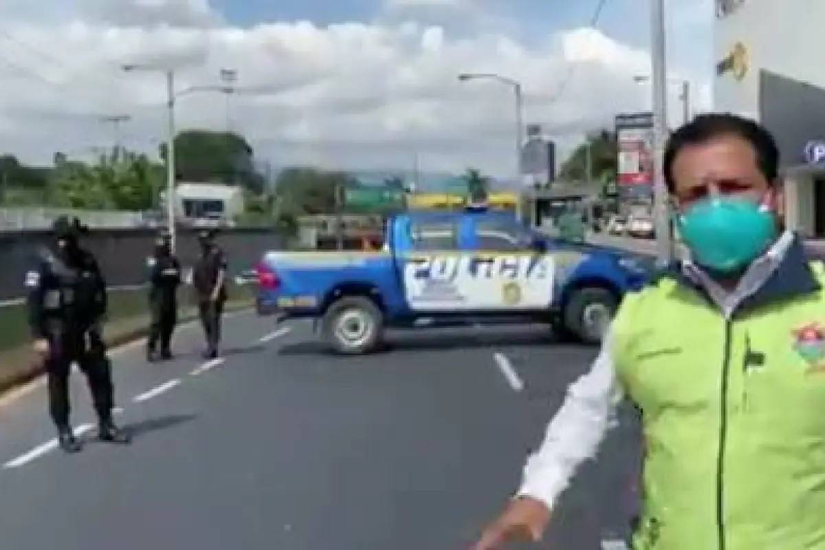 Cierre vehicular en Obelisco por ataque armado. Foto: captura de video 