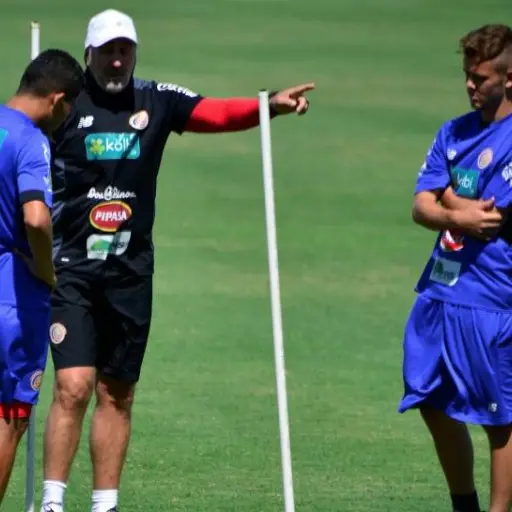 Alejandro-Larrea-Nuevo-Entrenador-Sacachispas ,