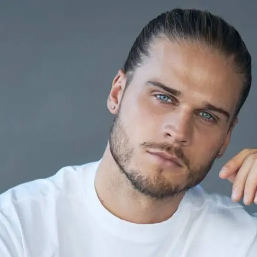 rurik-gislason-le-han-pedido-donar-su-esperma-emisoras-unidas- ,