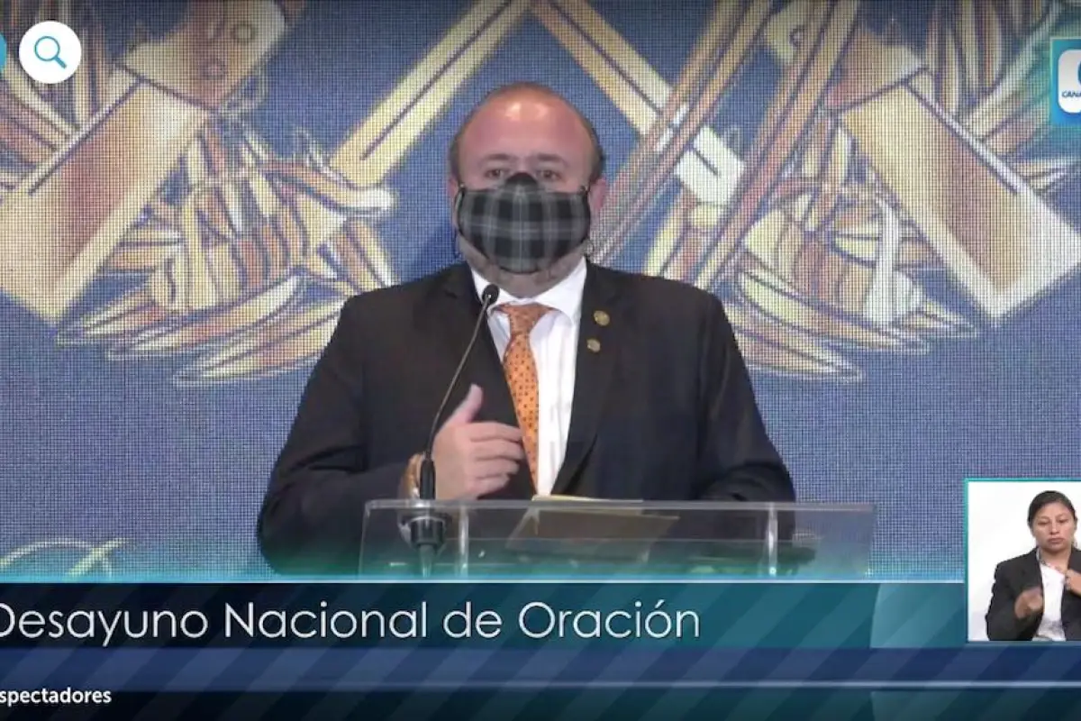 Antonio Malouf, ministro de Economía, en el desayuno nacional de oración.