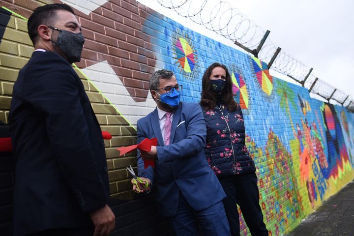 inauguran-mural-dia-mundial-niño-emisoras-unidas2 | 