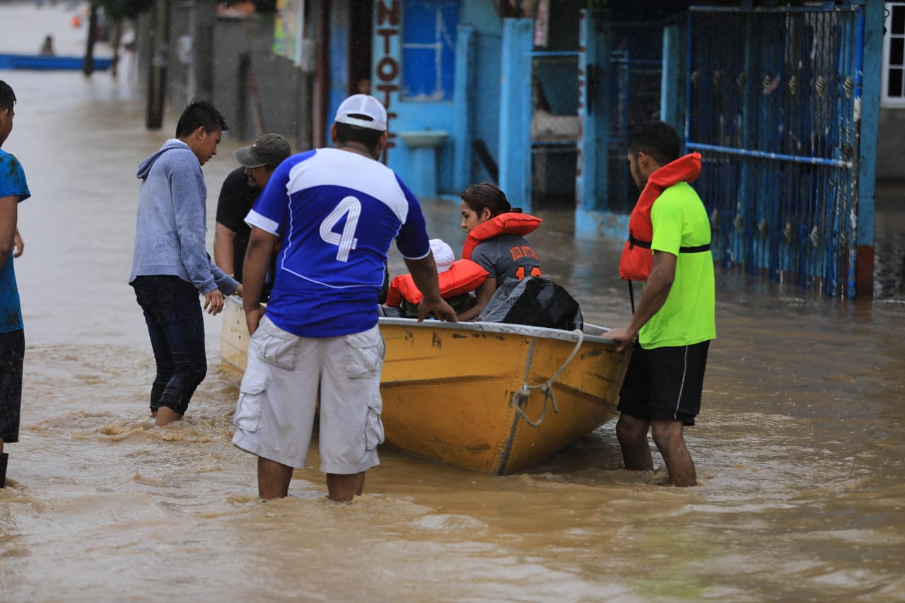 inundaciones-izabal-ayuda-humanitaria-emisorasunidas-1 | 