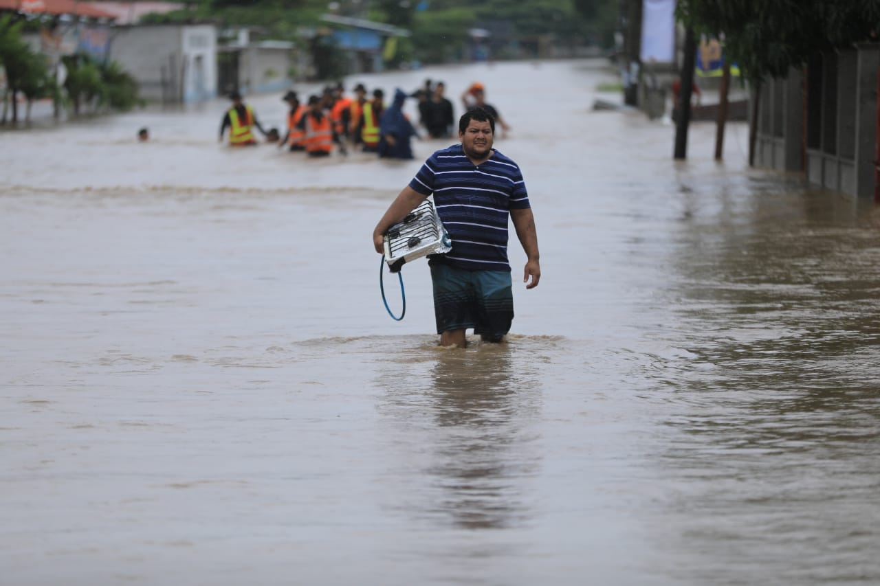 inundaciones-izabal-ayuda-humanitaria-emisorasunidas-4 | 