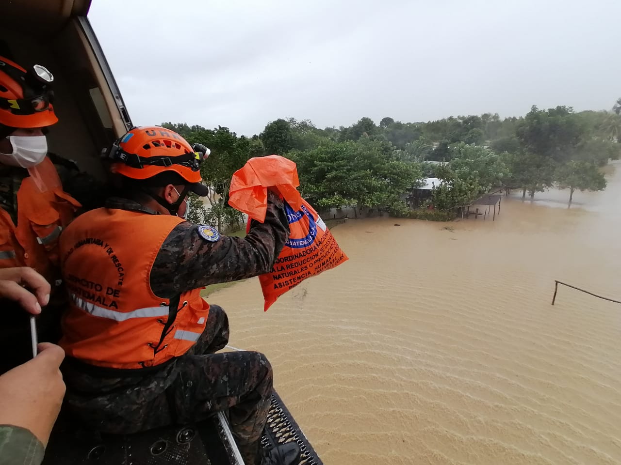 inundaciones-izabal-ayuda-humanitaria-emisorasunidas-5 | 