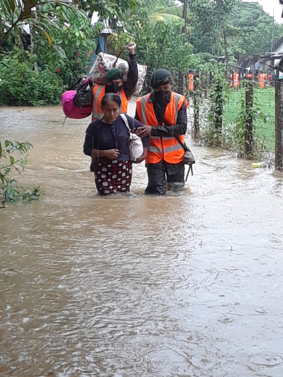 evacuados-izabal-desborde-rio-motagua-emisoras-unidas2 | 