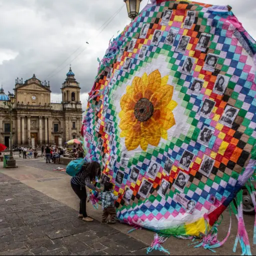 barrilete gigante plaza de las ninas ,