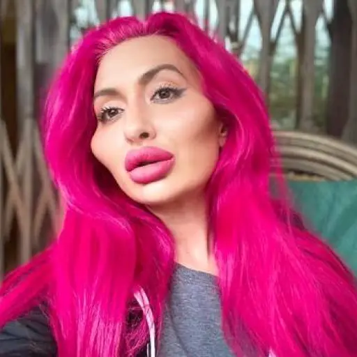 Pómulos más grandes 7 ,