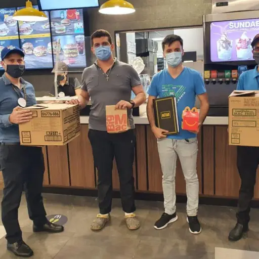 McDonald's entrega a damnificados por Eta ,