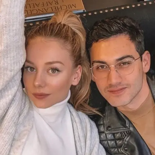 Alejandro Speitzer Ester Expósito