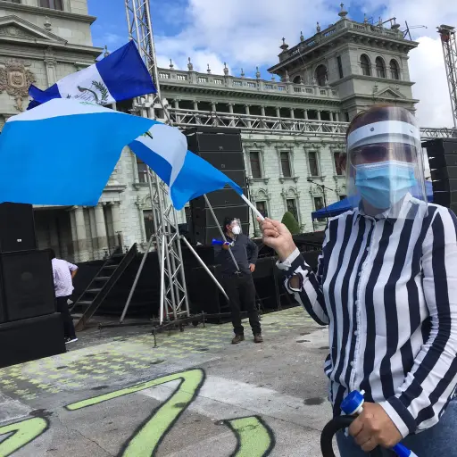 Guatemaltecos piden la renuncia del presidente, Alejandro Giammattei. Foto: Edwin Bercián/EU