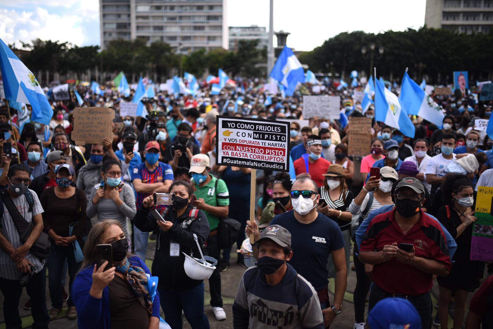 manifestacion-plaza-constitucion-guatemala-28-noviembre-emisoras-unidas9 | 