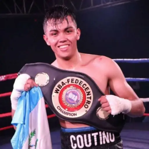 Jonathan-Coutino-Firma-Bufalo-Boxing-Promotions ,