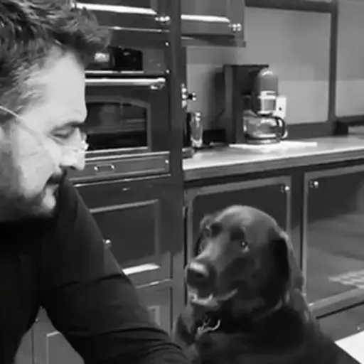 Ricardo Arjona y su mascota