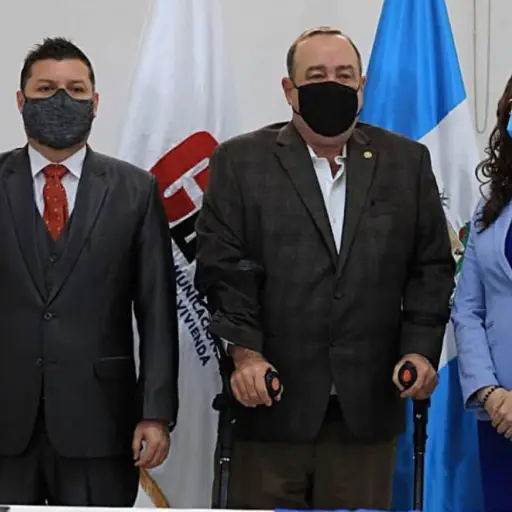 El presidente, Alejandro Giammattie, respondió pocas preguntas de los medios de comunicación. Cortesía