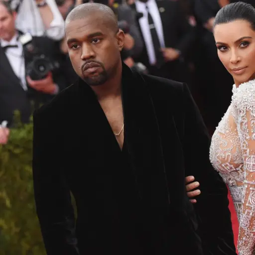 kim kardashian y kanye west emisoras unidas ,