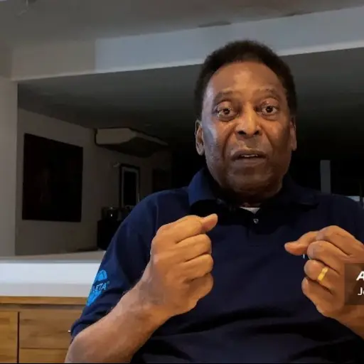 pele-defiende-a-messi-y-cristiano-ronaldo-por-records-emisoras-unidas- ,