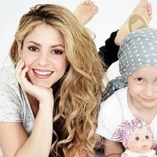 shakira-colabora-con-la-fundacion-juegoterapia ,