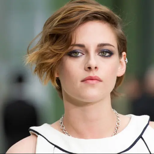 Kristen Stewart ,