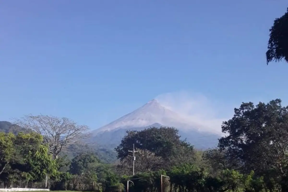 El volcán de Fuego incrementó su actividad este domingo. Cortesía