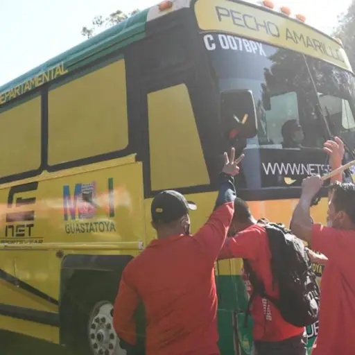 aficion-municipal-dana-bus-de-guatatoya-final-torneo-apertura-2020-emisoras-unidas- ,