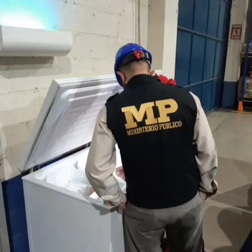 Allanamientos en la empresa Kron Científica e Industrial. Foto: PNC