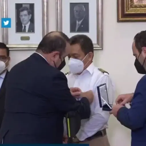 condecoracion-victimas-accidente-aereo-emisoras-unidas1 ,