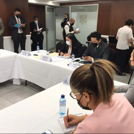 La Comisión de Defensa al Consumidor y del Usuario indaga acerca del precio de los combustibles. Foto: Francisco Pérez