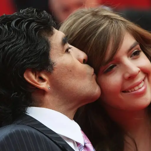 dalma-maradona-responsabiliza-a-leopoldo-luque-de-muerte-de-su-papa-emisoras-unidas- ,