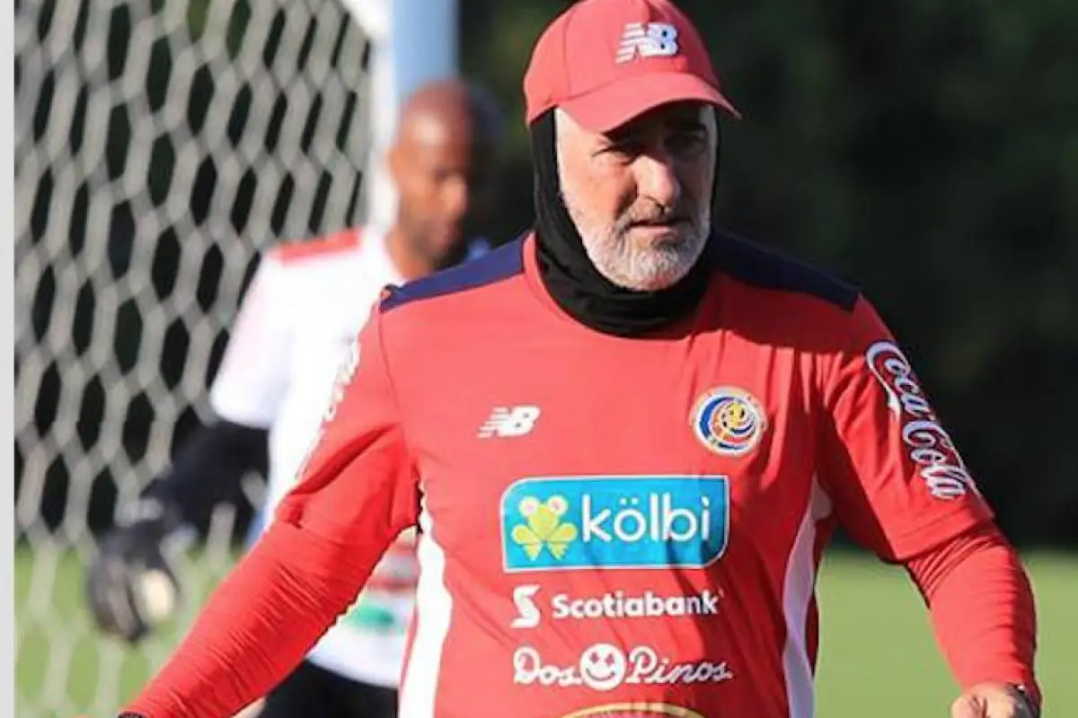 sacachispas-destituye-a-alejandro-larrea-como-entrenador-emisoras-unidas-, 