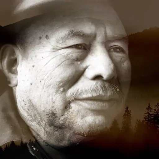 Tomás Guzaro ayuda Kenneth Müller ,