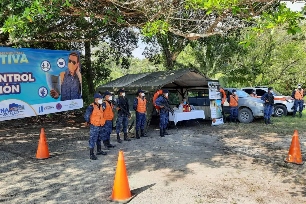 Instalan centro de control en Punta de Palma, en Puerto Barrios, en Izabal, durante Semana Santa. Foto: Conred